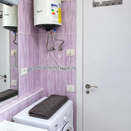 Virginia Apartment